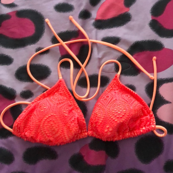 Bikini - Picture 3 of 3